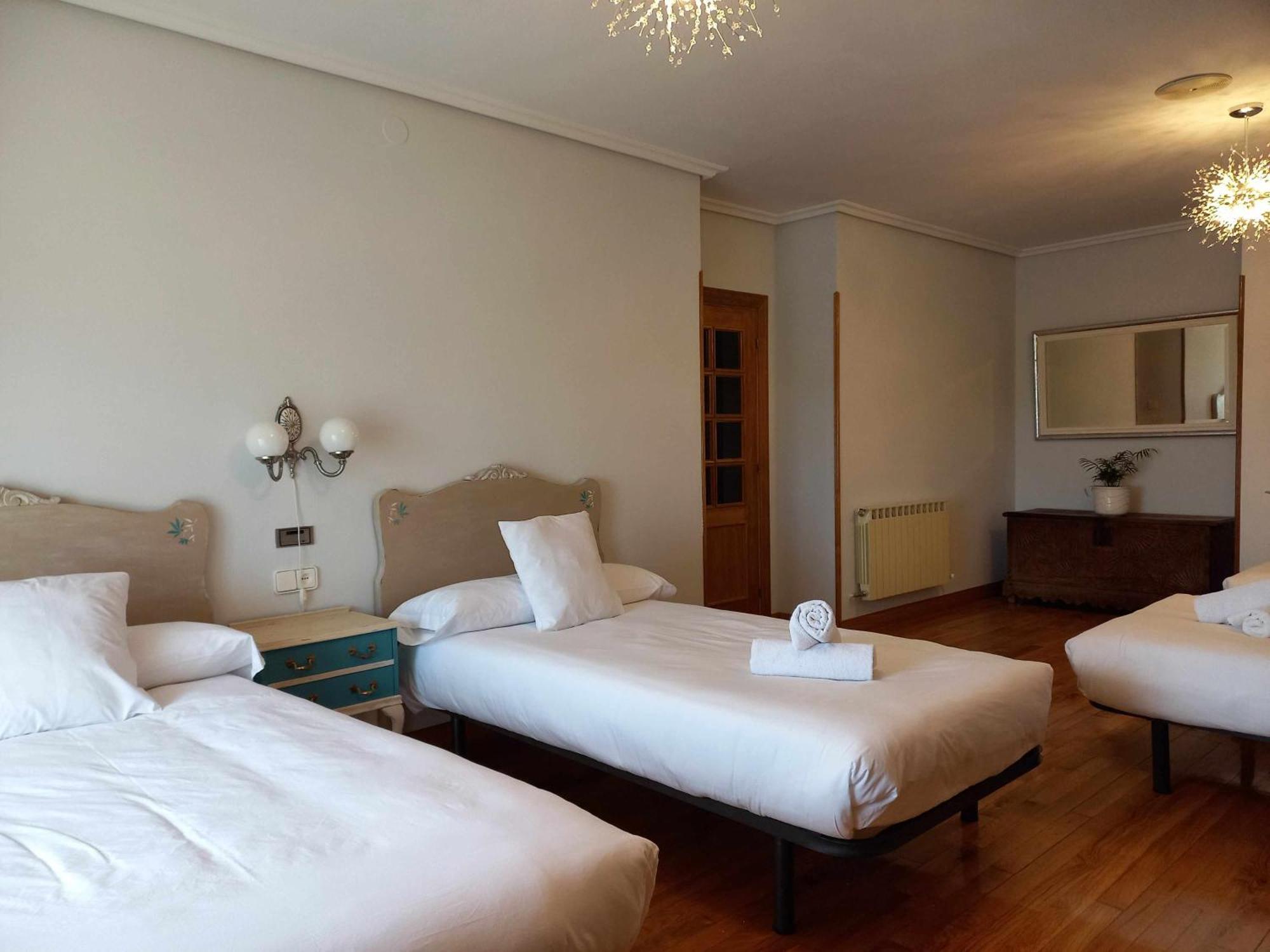 Casa Albaitar Con Piscina Y Sala De Juegos Azcona Ngoại thất bức ảnh